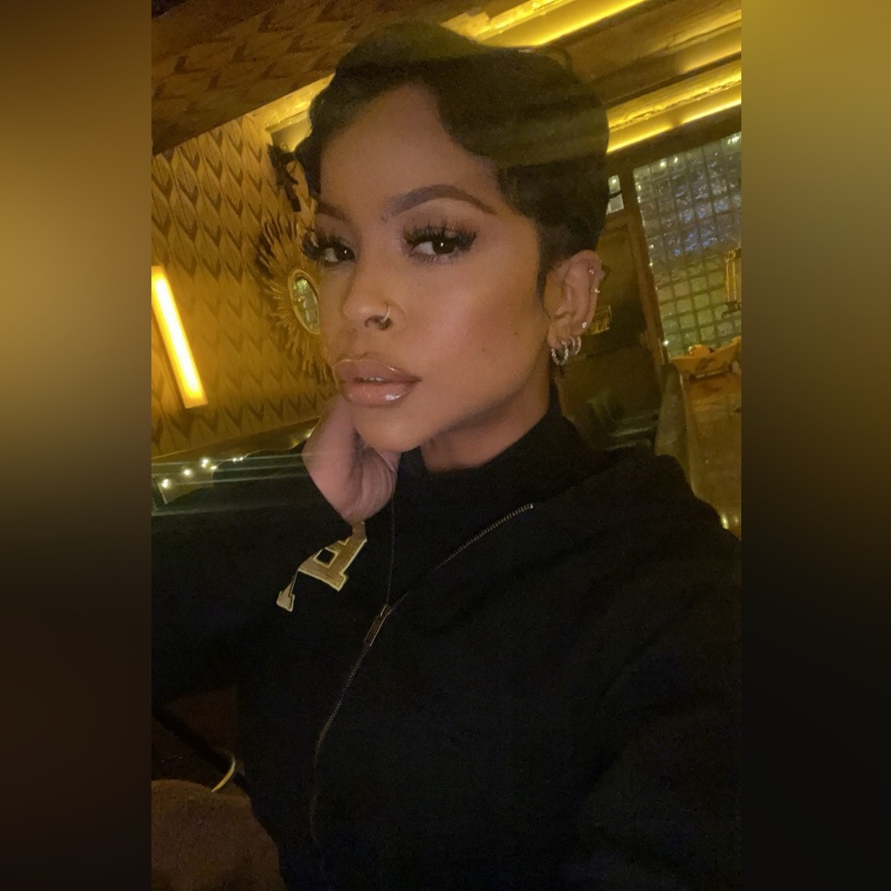 Meet your Posher, Jael